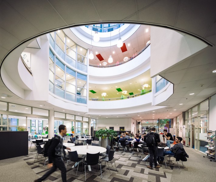 Studenten aan het werk op locatie Sittard - foto: Bas Gijselhart.