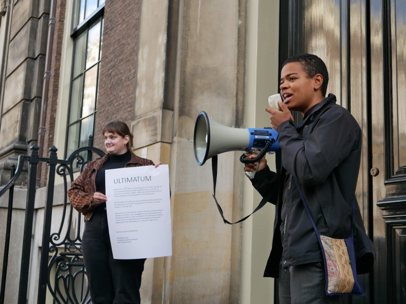 Ama Boahene (rechts) van de Landelijke Studentenvakbond: “De actie zal steviger zijn dan een paar ludieke acties.”