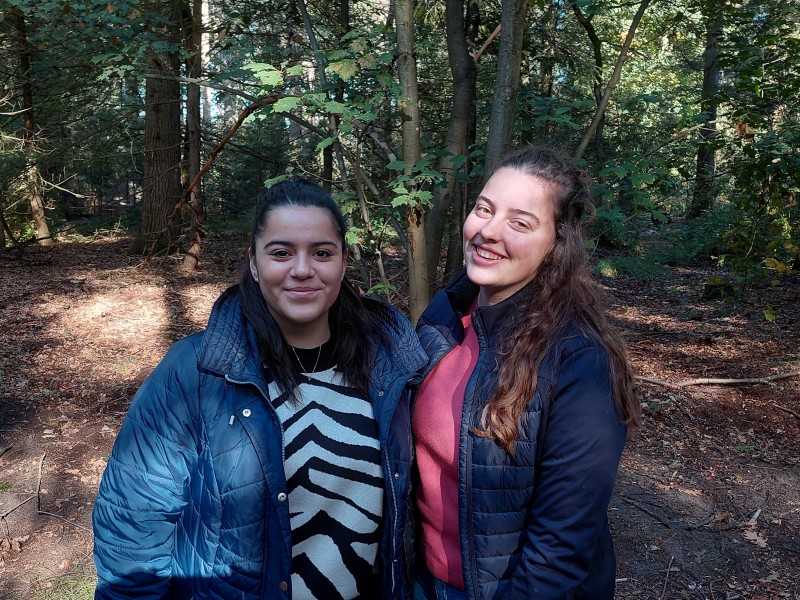 Kyra (l) en Moniek