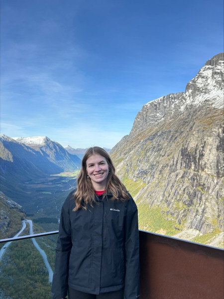 Theresa in Trollstigen