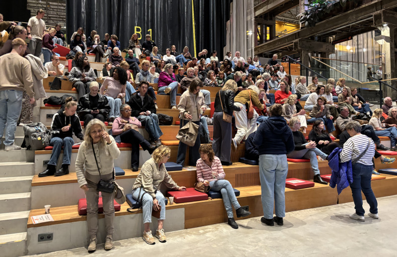 De zaal zat bomvol