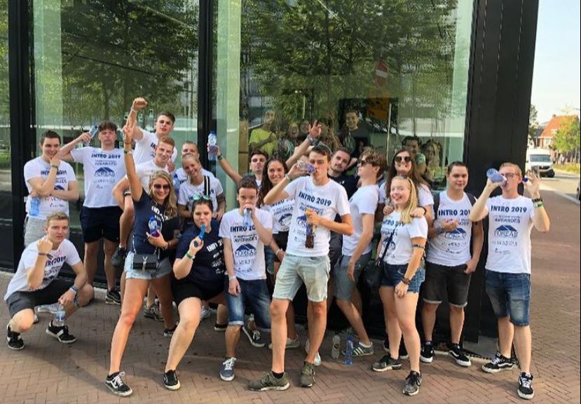De introductie van studievereniging Averroës in 2019, een jaar dat een groepsfoto nog kon. 