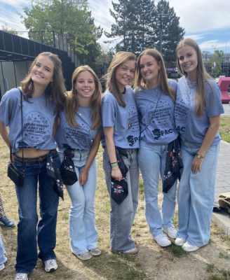 Janne, Charlotte, Zinzy, Eva en Femke