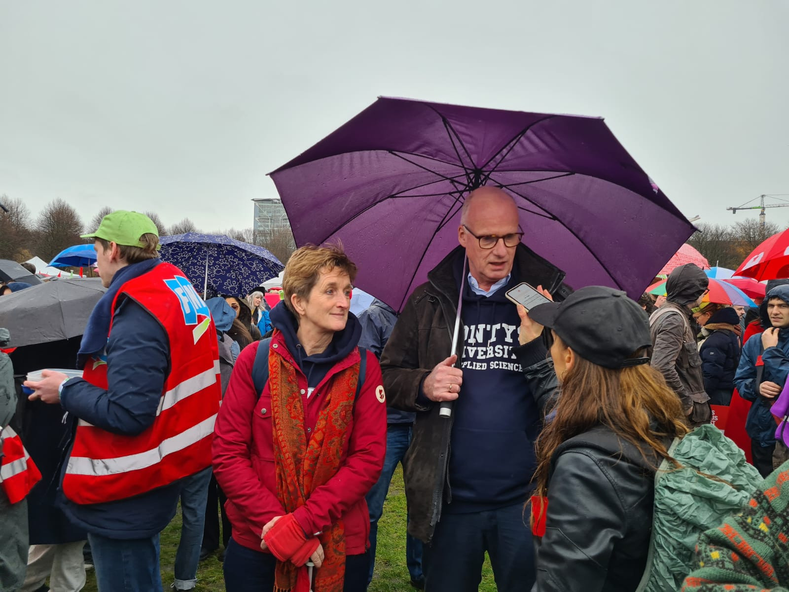 Fontysbestuurders Arian Steenbruggen en Joep Houterman bij de demonstratie op het Malieveld op 25 november