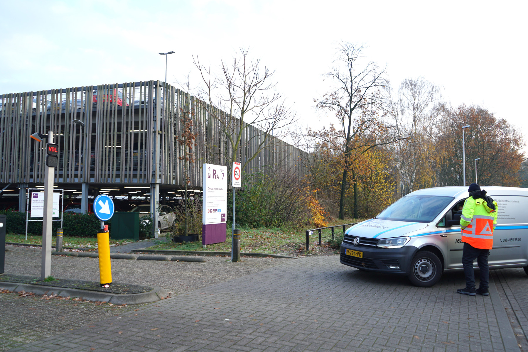 Mensen wordt verzocht een andere parkeerplek te zoeken