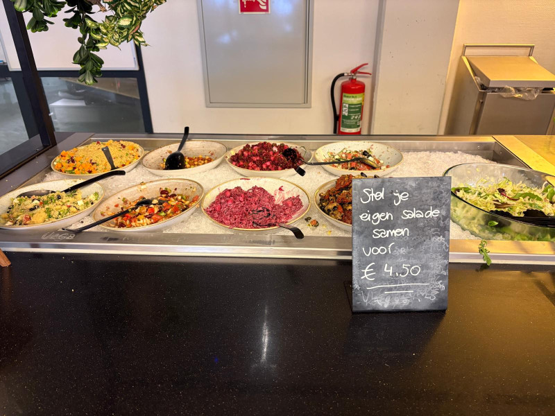 De saladebar op campus Stappegoor