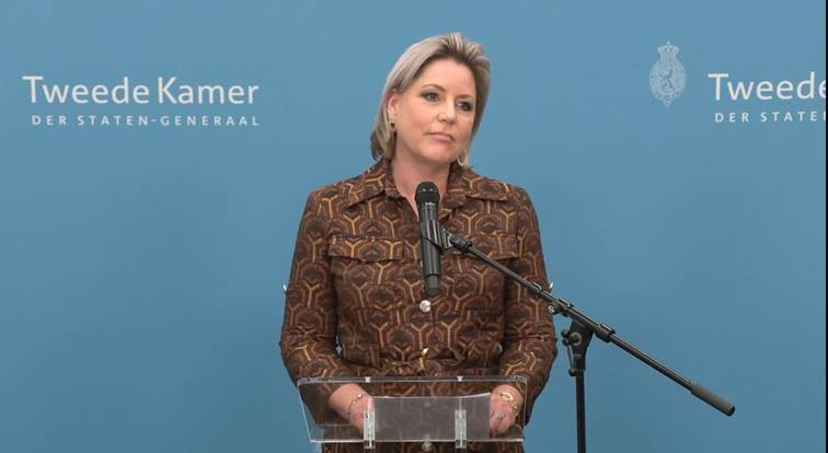 Informateur Rianne Letschert, collegevoorzitter van de Universiteit Maastricht, bij de presentatie van haar eindverslag