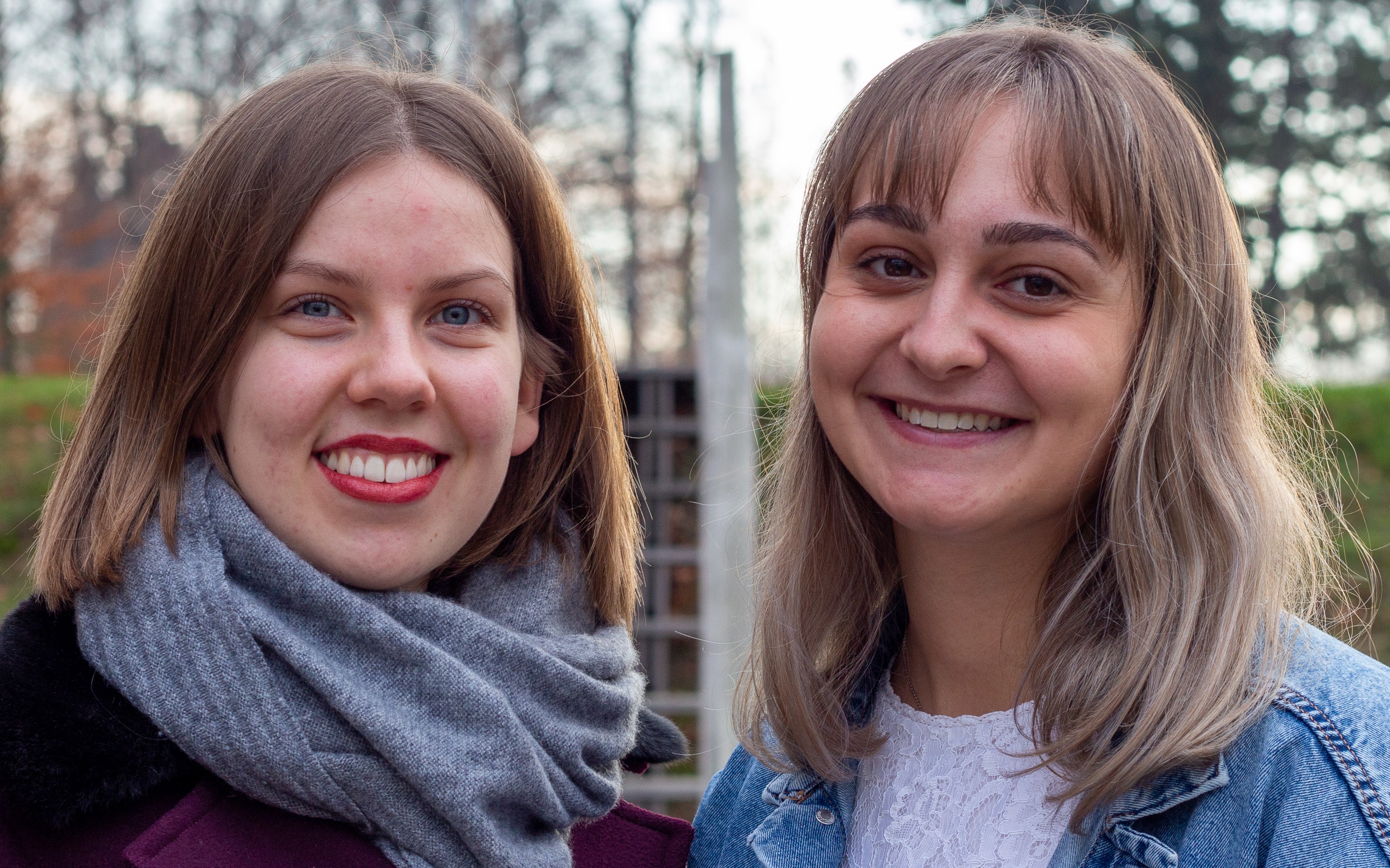Larissa (links) en Lisa
