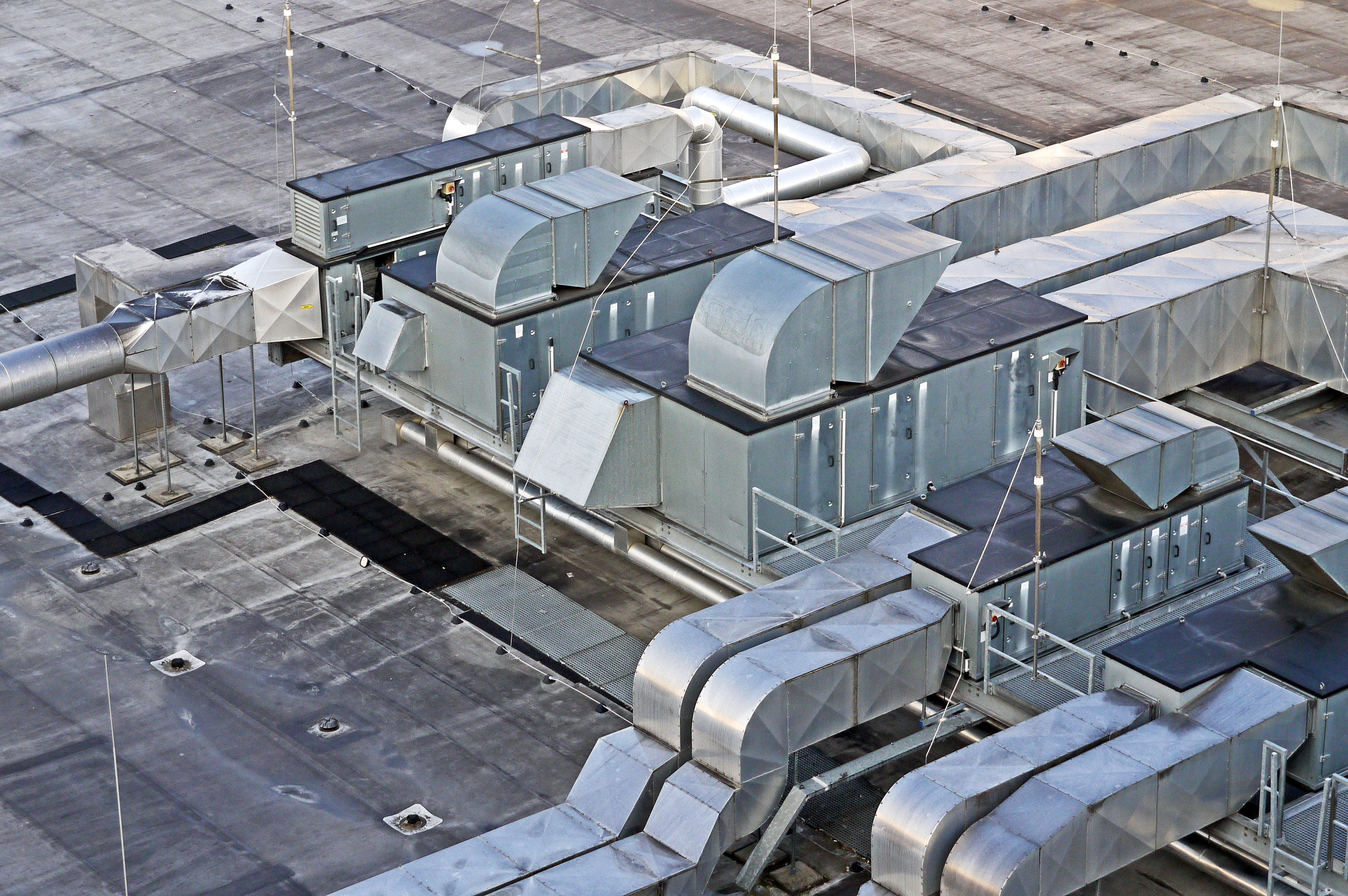 Installaties voor onder meer luchtbehandeling.