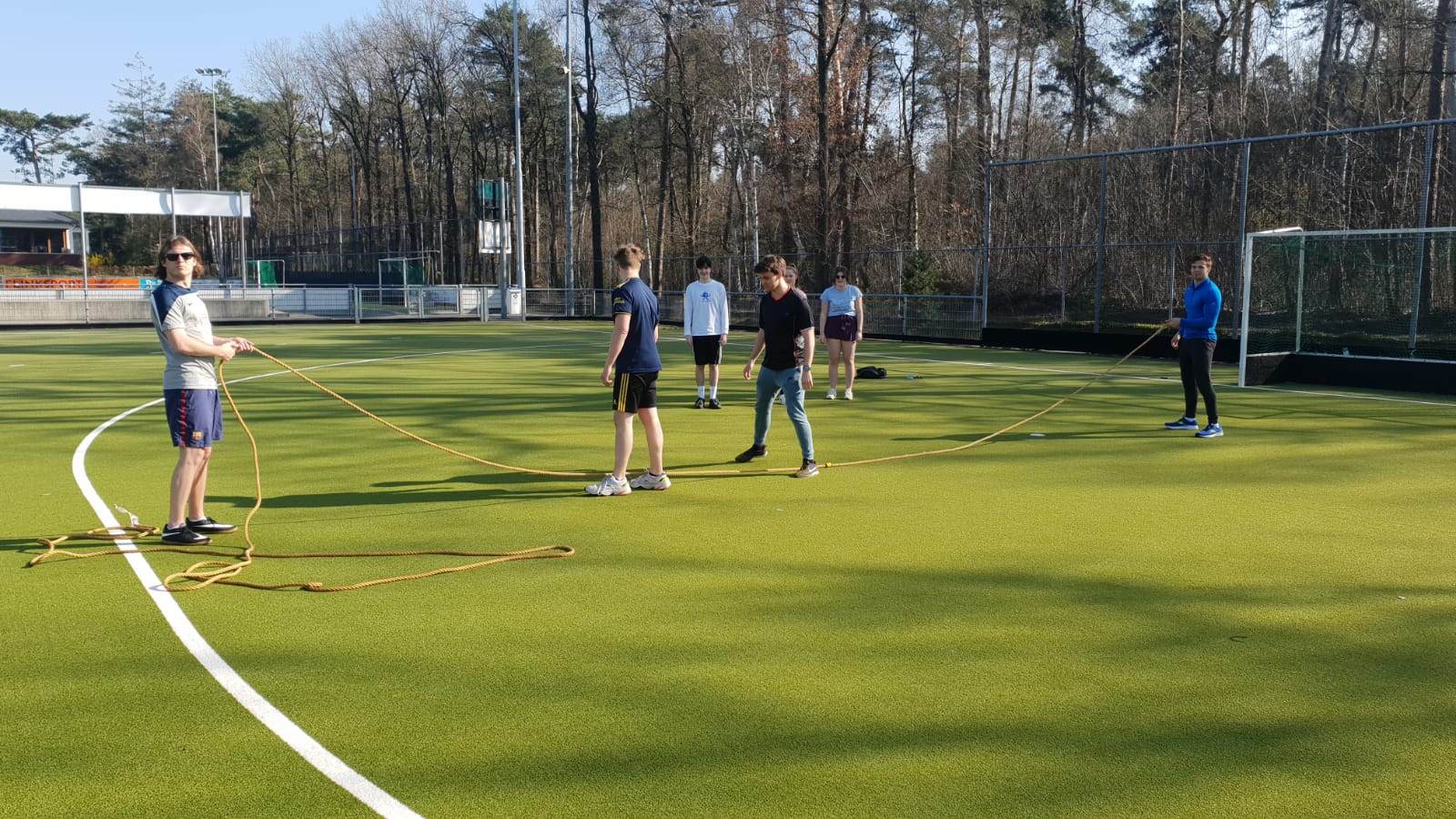 Hier is geen touw aan vast te knopen, omdat de studenten er overheen moesten springen.