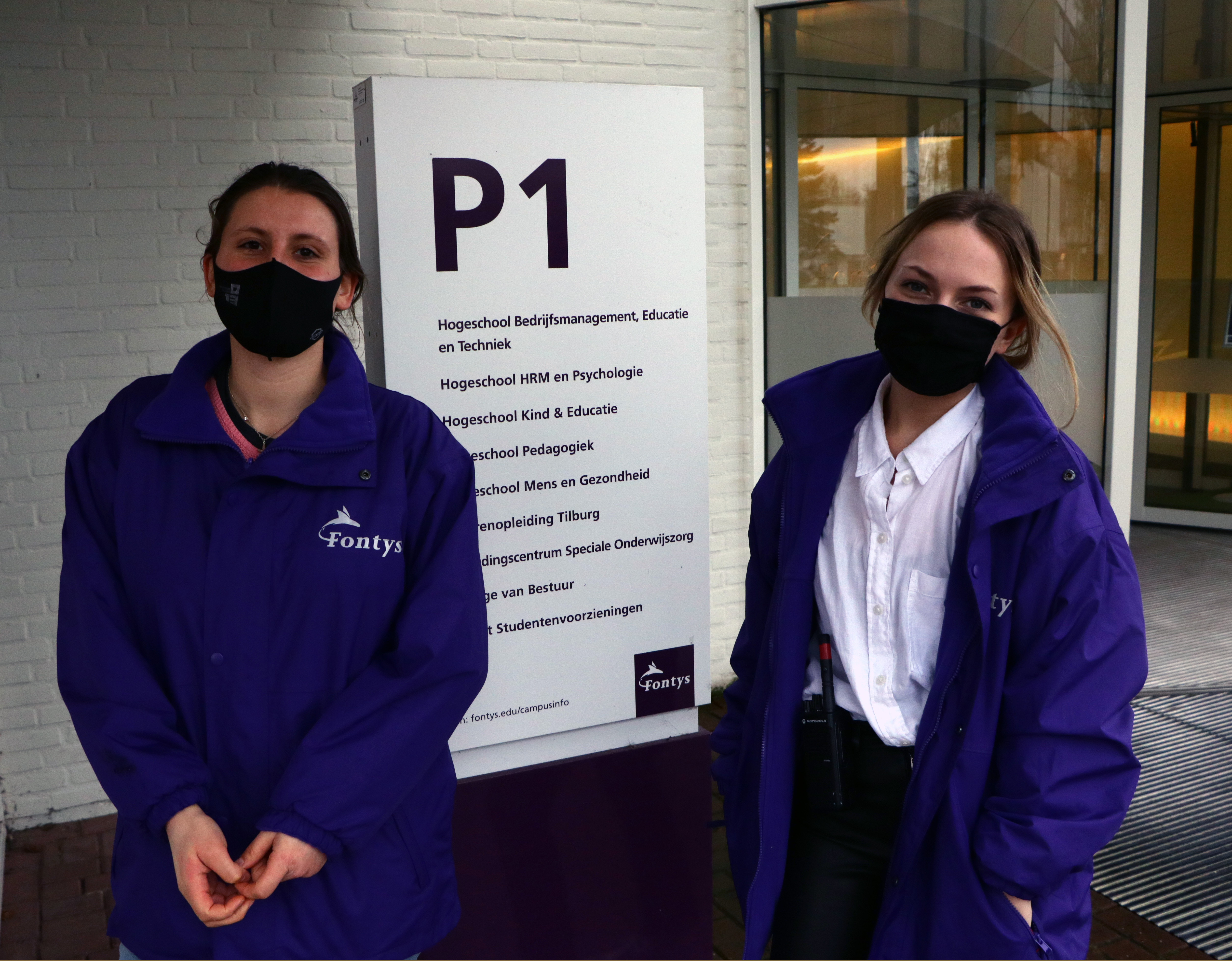 Deze student-coronacoaches op Stappegoor in Tilburg zitten vanaf morgen ook even zonder werk.
