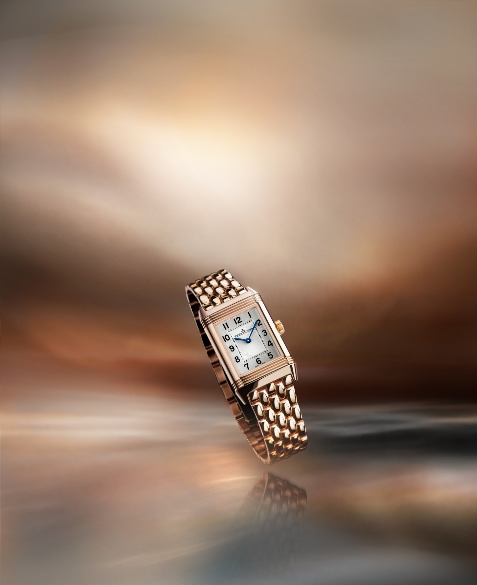 2022_ Jaeger-LeCoultre_REVERSO_CLASSIC_DUETTO_GOLD_LEVITATION_RECTO