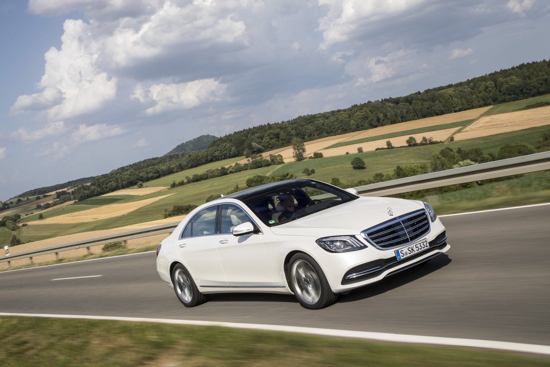 mercedes-benz-atinge-novo-recorde-de-vendas