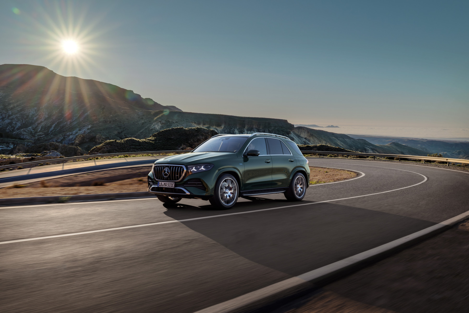 Performance eletrificada encontra eficiência: Os novos Mercedes AMG GLE ...