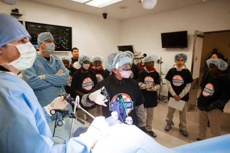 LA Clippers to Visit CedarsSinai to Help Give Students Simulated