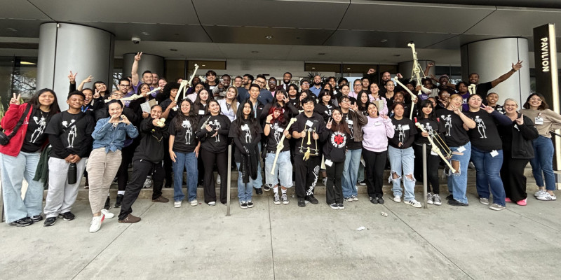  Estudiantes locales asisten al programa inaugural High School Scholars Program en Cedars-Sinai.