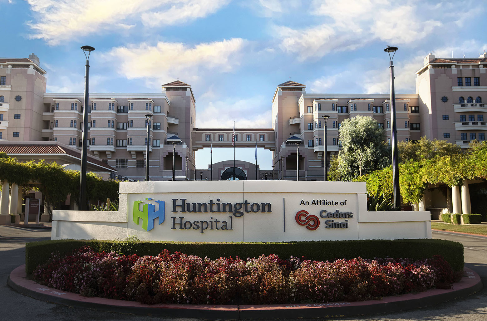 Exterior view of Huntington Health facility