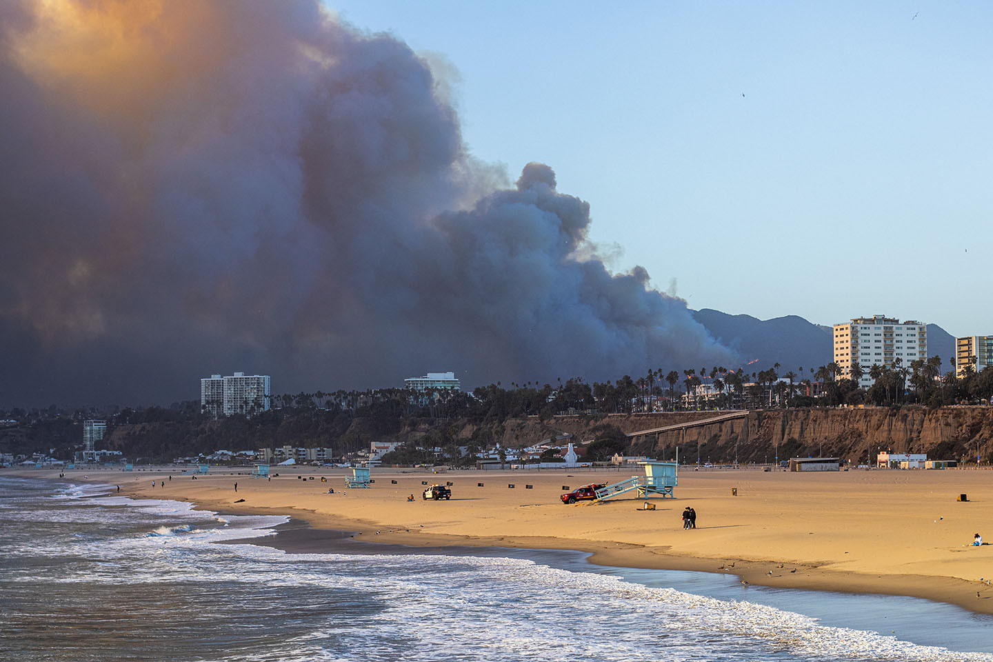 Los Angeles Fires Linked to Surge in Heart and Lung Cases