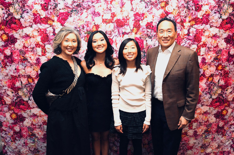  El Dr. Eugene Kim con su familia. Foto cortesía de Eugene Kim.