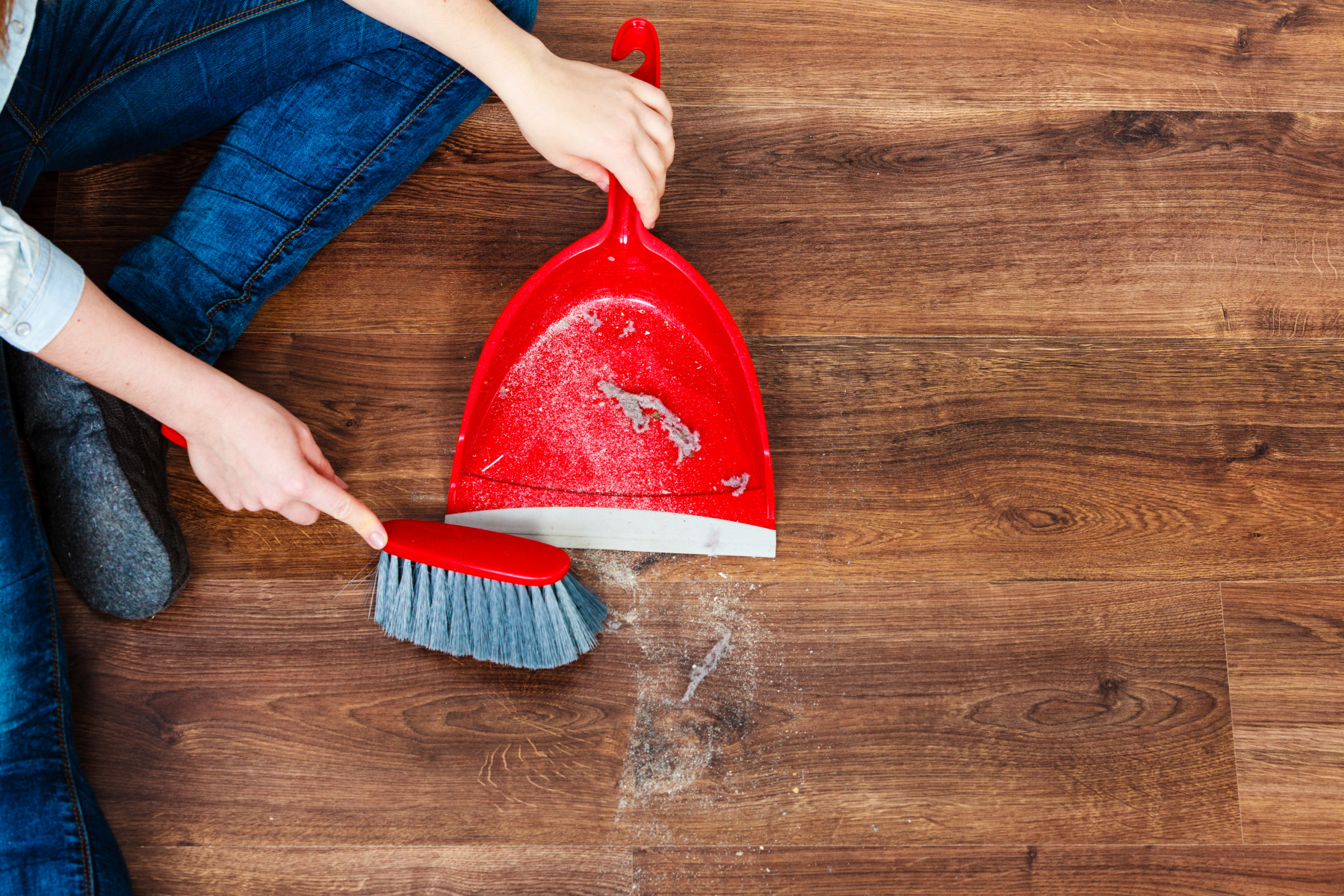 Sweeping up dust to detect emerging viruses