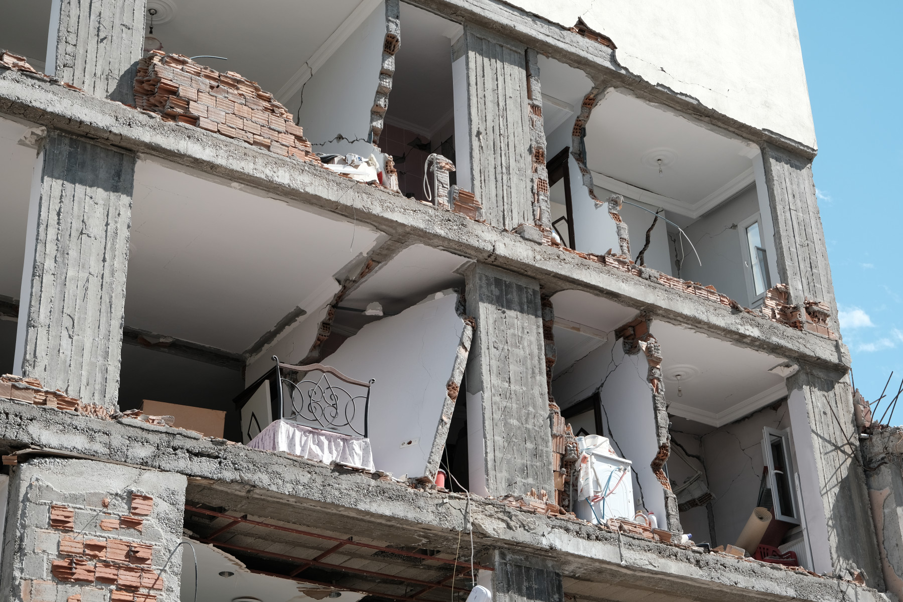 Using ‘imaginative’ AI to survey past and future earthquake damage