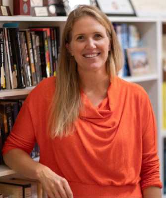 Kirsten Hextrum