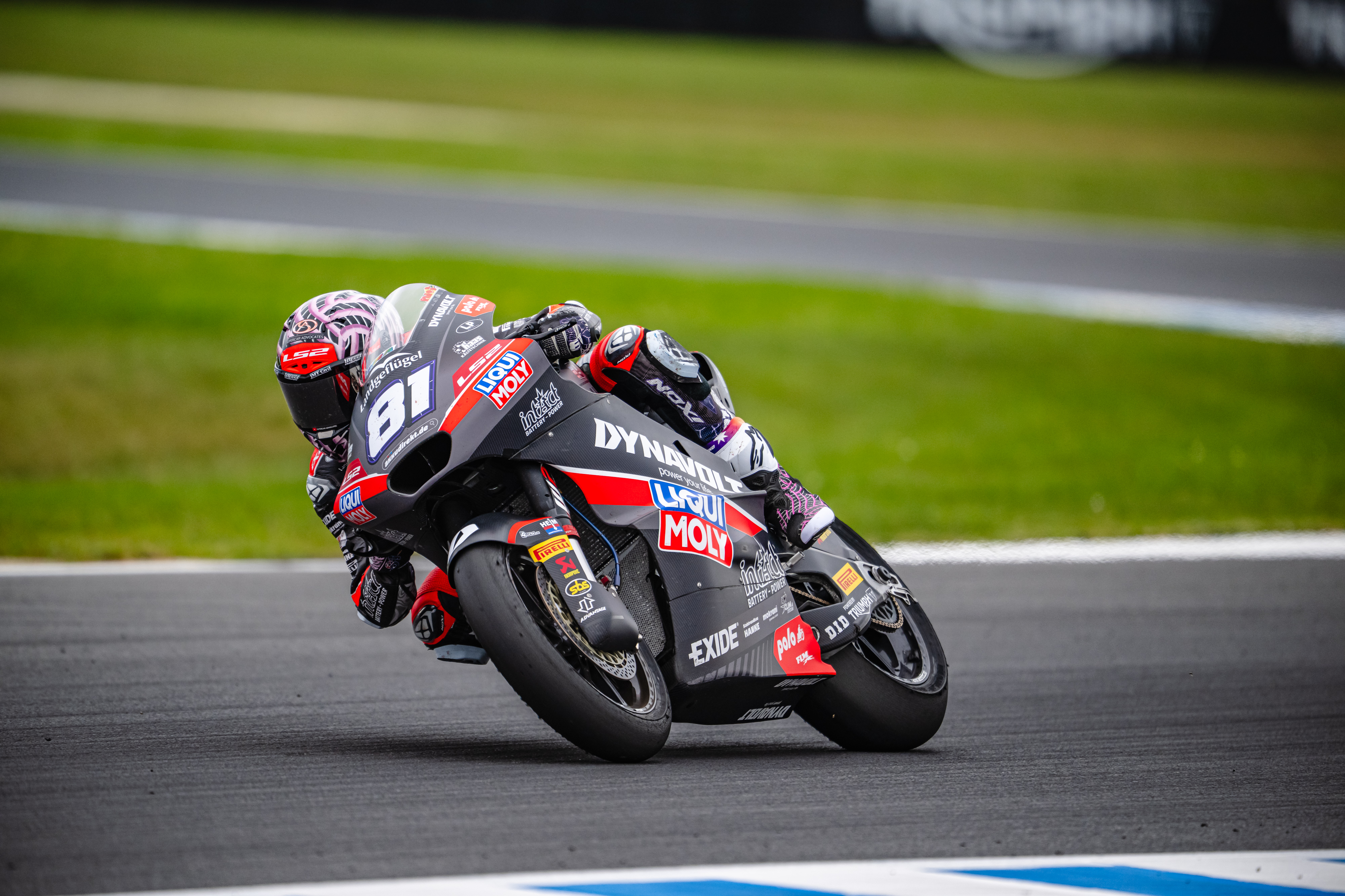 Agius and Rueda win the lightning-fast Australian Moto2™ and Moto3™ races