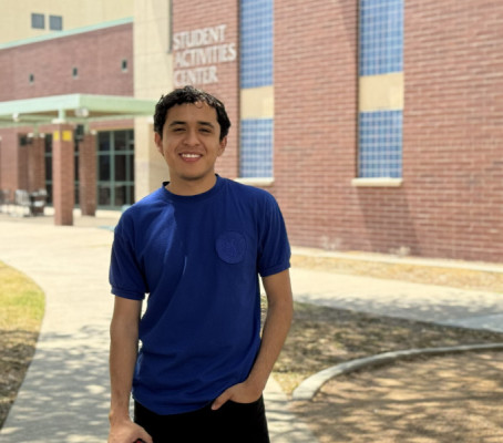 Student of the Week Carlos Vazquez Flores