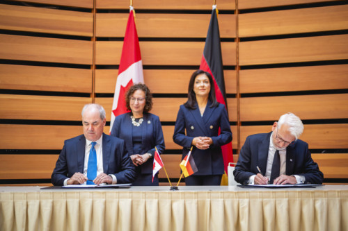 Canadian Ambassador to the Federal Republic of Germany, Vera Alexander,  Davis Thames, President, Founder and CEO of Western LNG, Michael Lewis, CEO of Uniper,  Katherina Reiche, Federal Minister for Economic Affairs and Energy, Germany