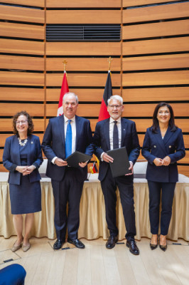 Canadian Ambassador to the Federal Republic of Germany, Vera Alexander,  Davis Thames, President, Founder and CEO of Western LNG, Michael Lewis, CEO of Uniper,  Katherina Reiche, Federal Minister for Economic Affairs and Energy, Germany