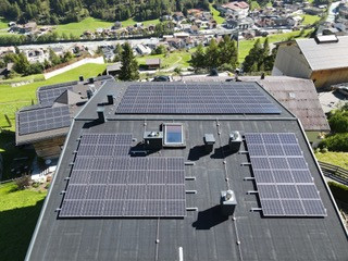 Neue PV-Anlage sorgt für grünen Strom im The Peak Sölden