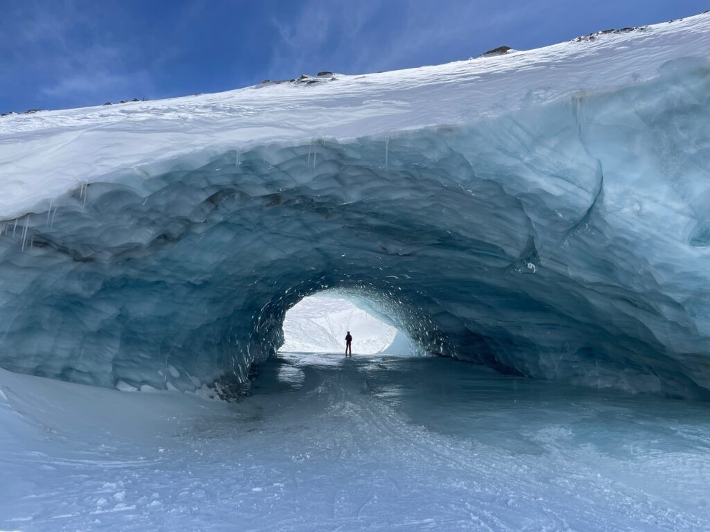 eisgrotte-zermatt-hotel-bella-vista-zermatt eisgrotte-zermatt-hotel-bella-vista-zermatt