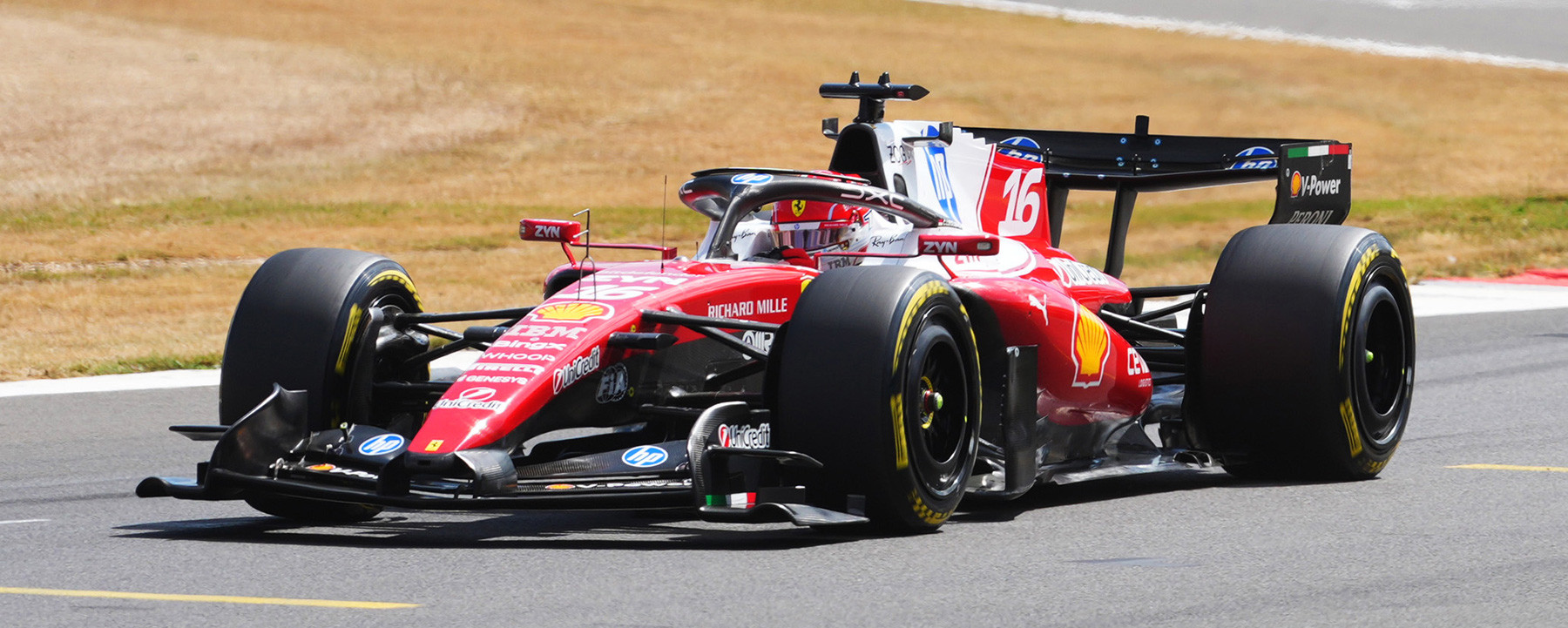 Leclerc paints Silverstone red