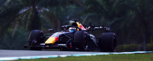 Sepang debuts the Intermediates and crowns Verstappen