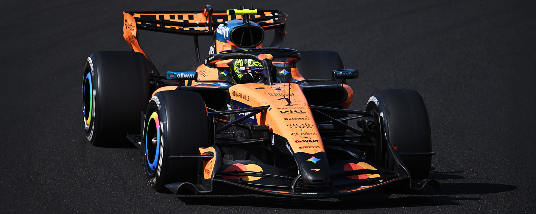 Norris wins in Hungary with a late charge on Softs