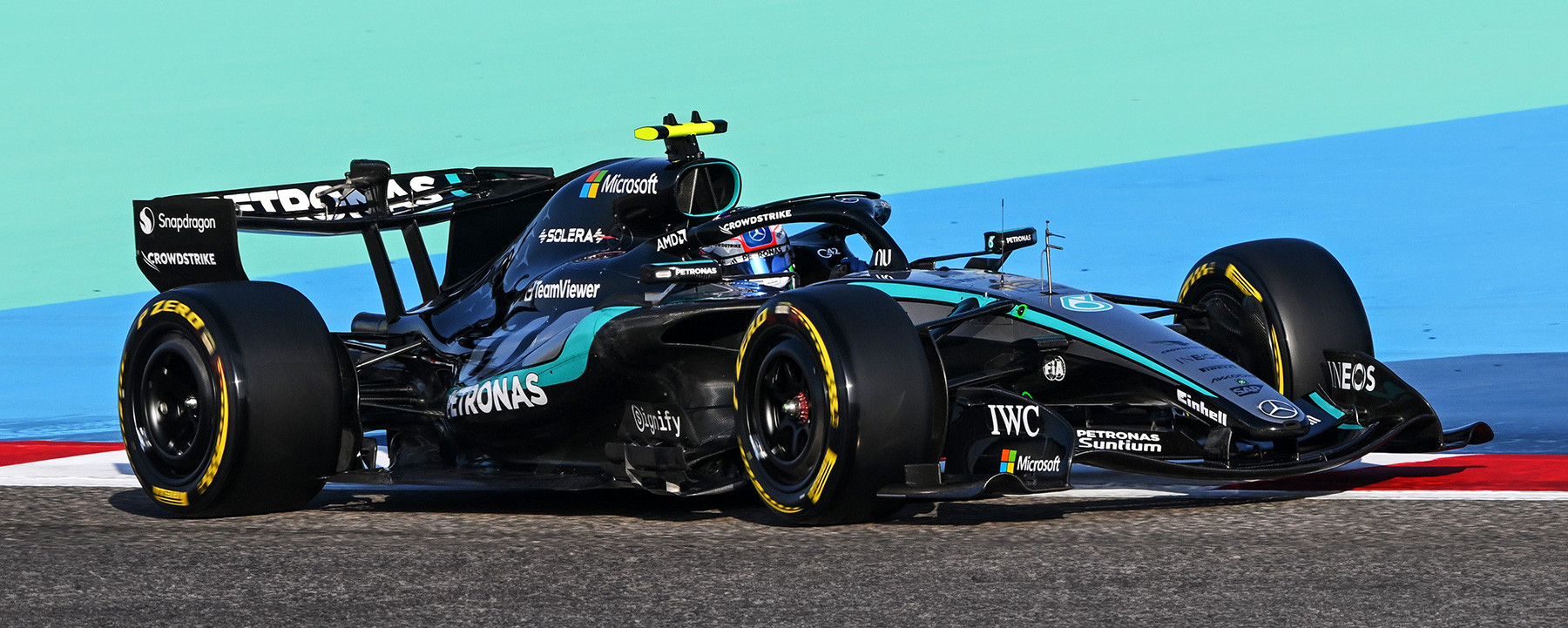 All compounds on track in Bahrain, Antonelli fastest