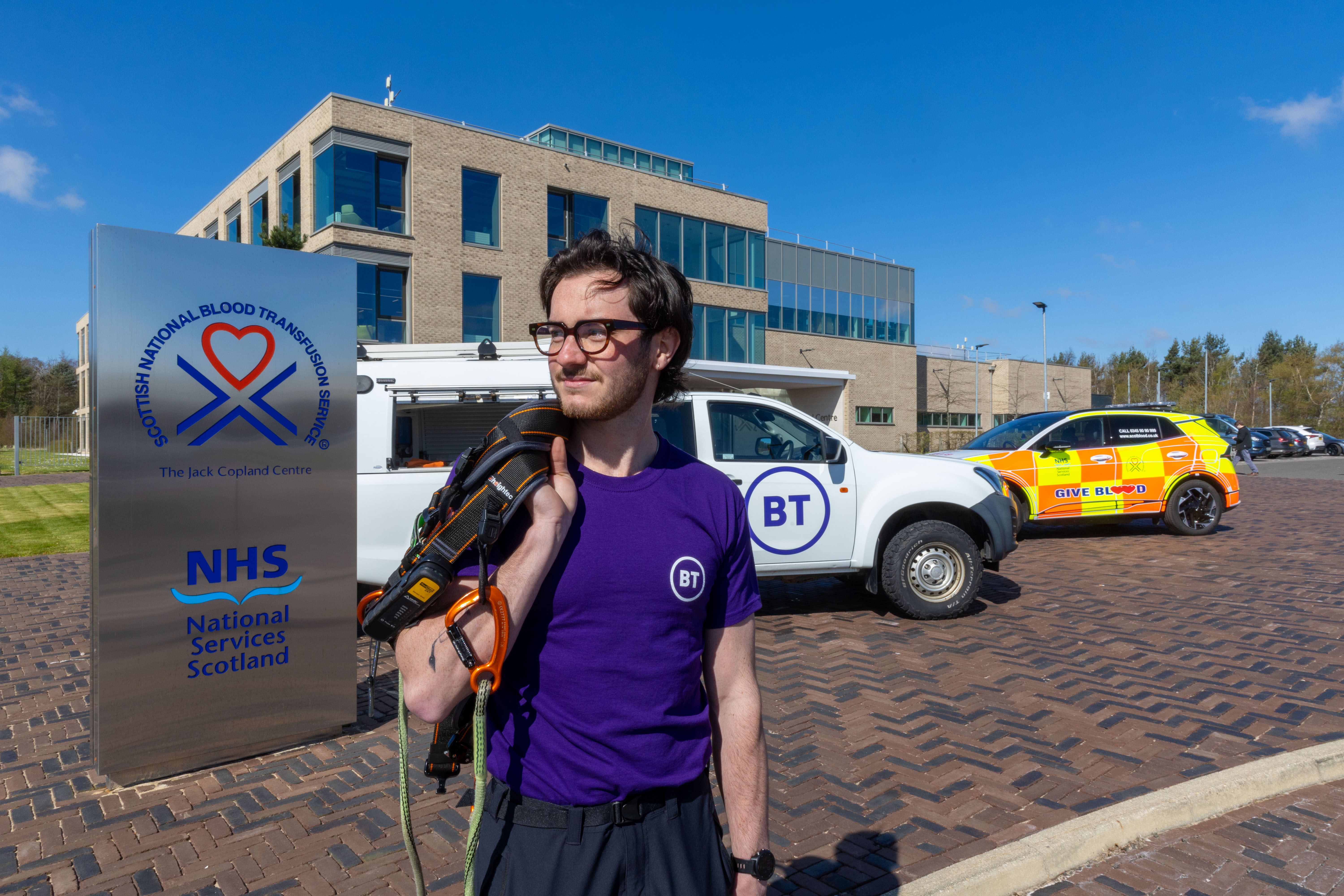 BT secures contract worth up to £350 million to enhance and futureproof ...