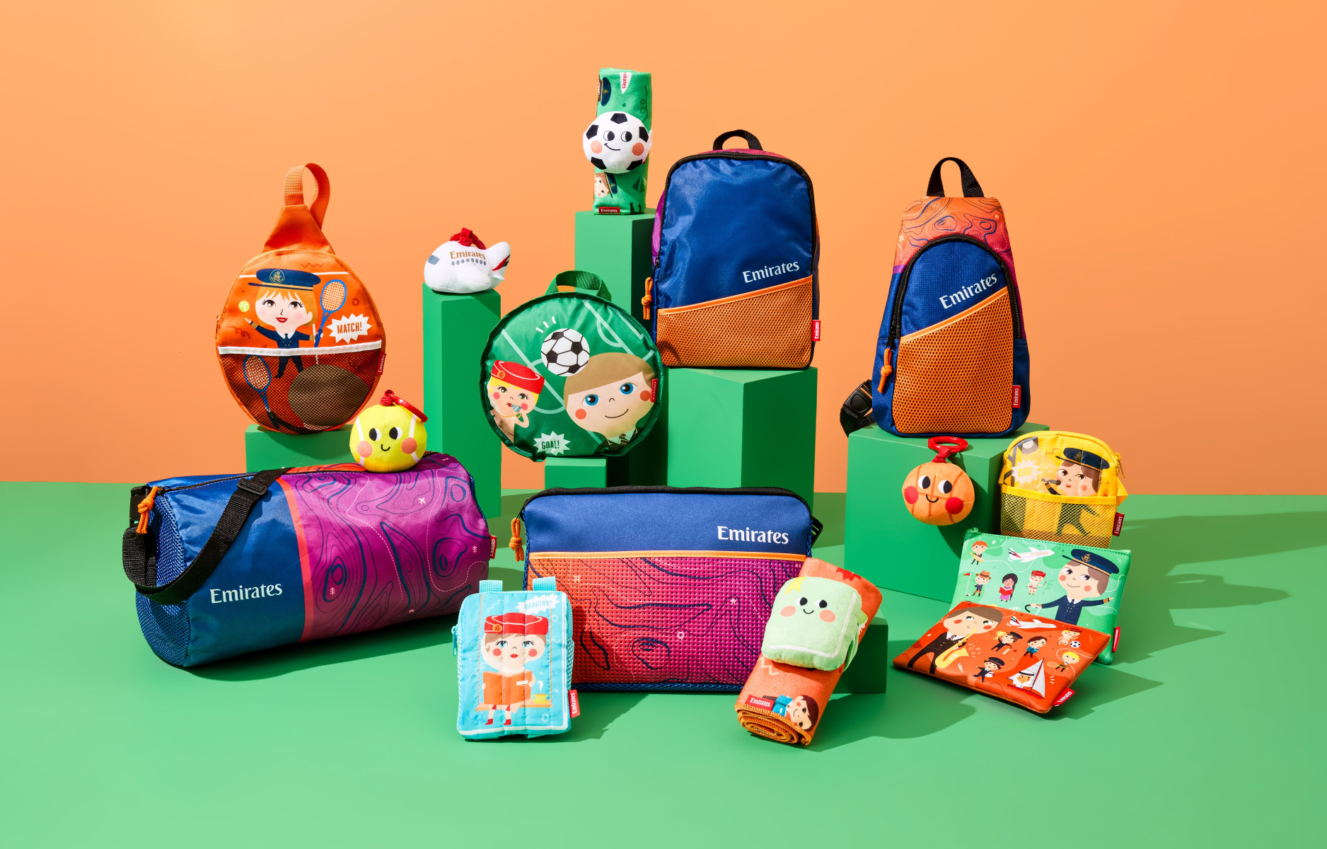 エミレーツ航空　キッズ　スーベニア　おもちゃ Emirates launches new toys and bags onboard for children