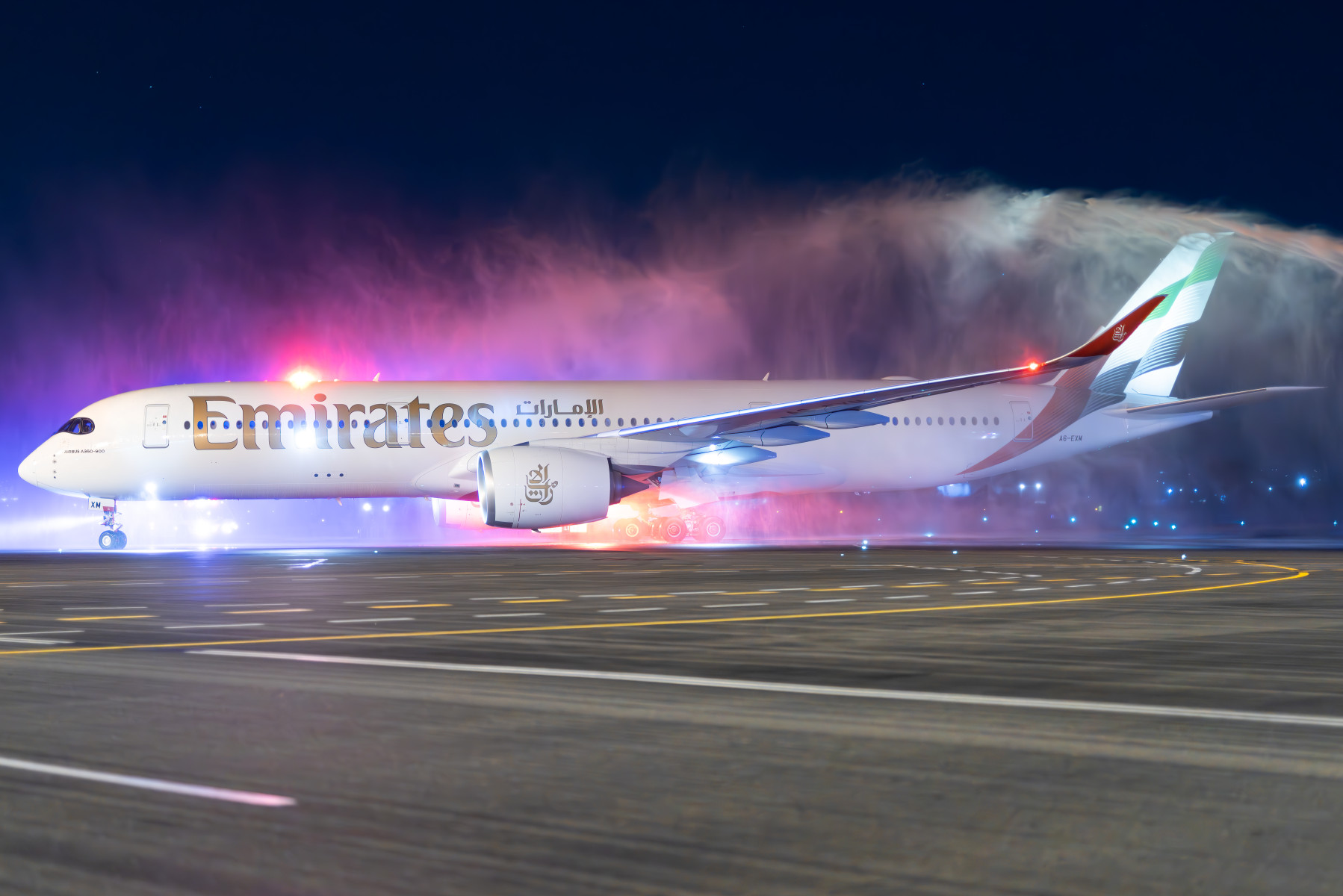 Emirates A350 arrives in Adelaide