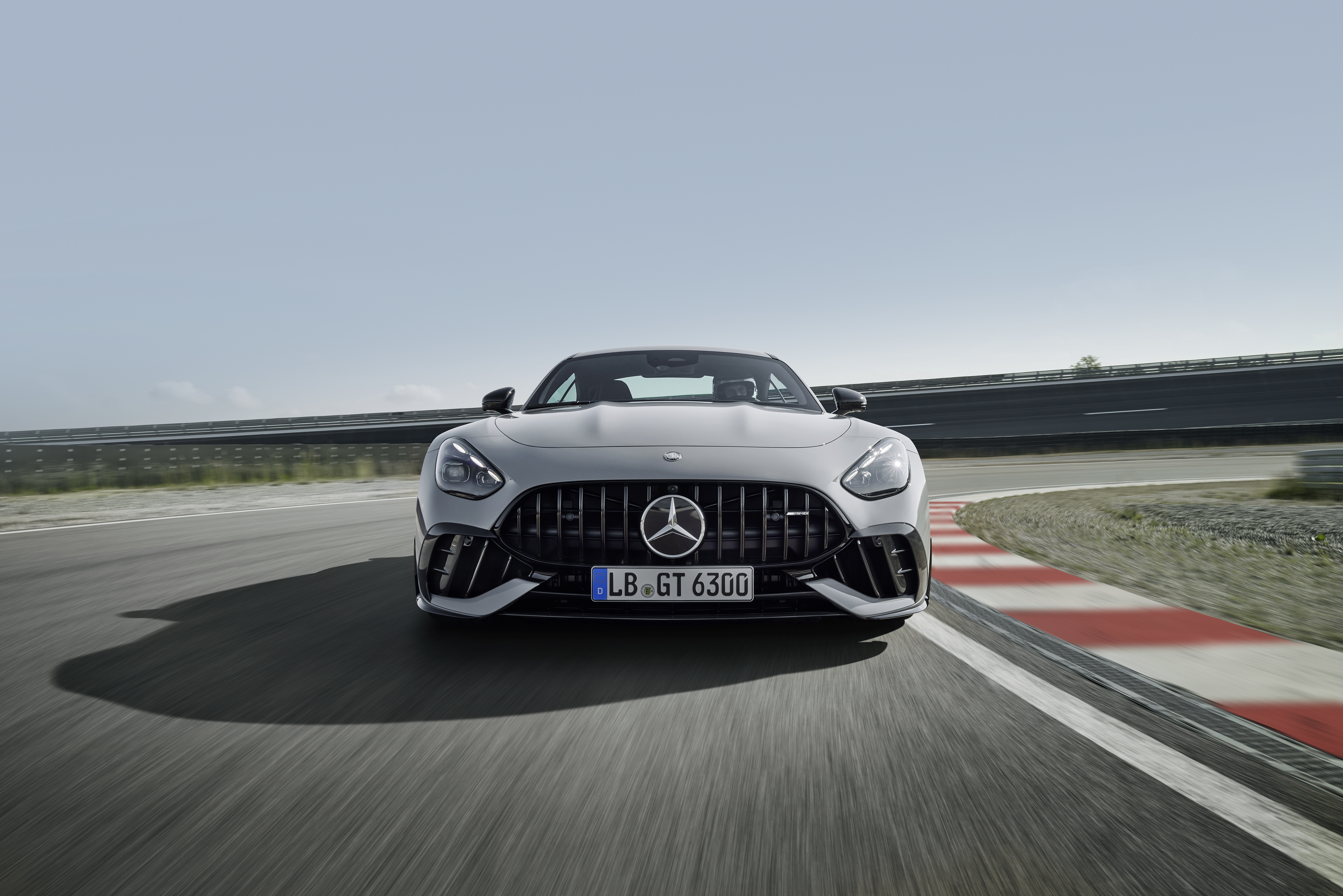 der-neue-mercedes-amg-gt-63-pro-4matic