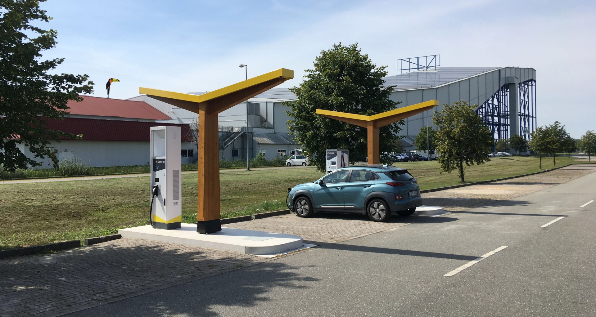 Fastned eröffnet Schnellladestation am Van der Valk Hotel Hamburg-Wittenburg