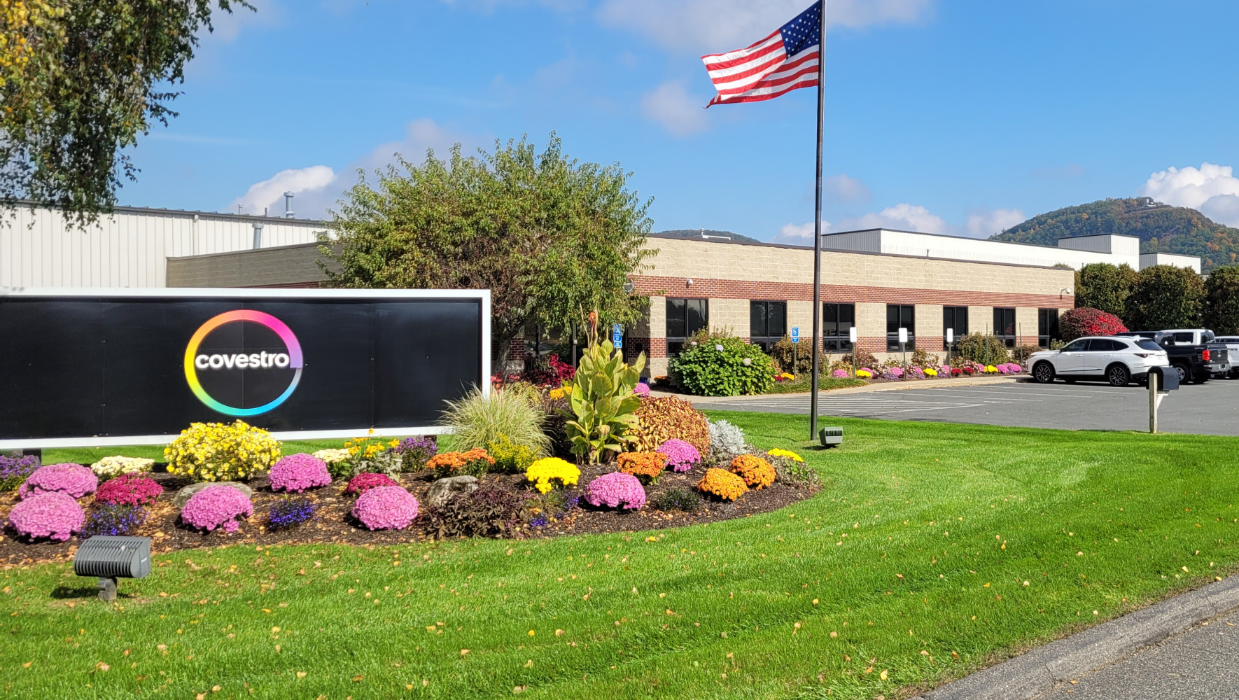 20241106_Covestro-receives-ISCC-PLUS-certification-for-its-South-Deerfield_Production-side