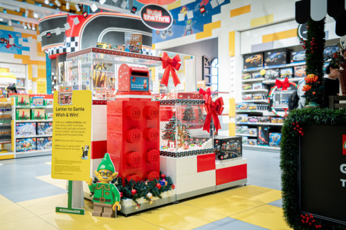 أجواء موسم الأعياد تحلق في مطار دبي الدولي مع تجربة تنبض بالبهجة لمسافري الشتاء