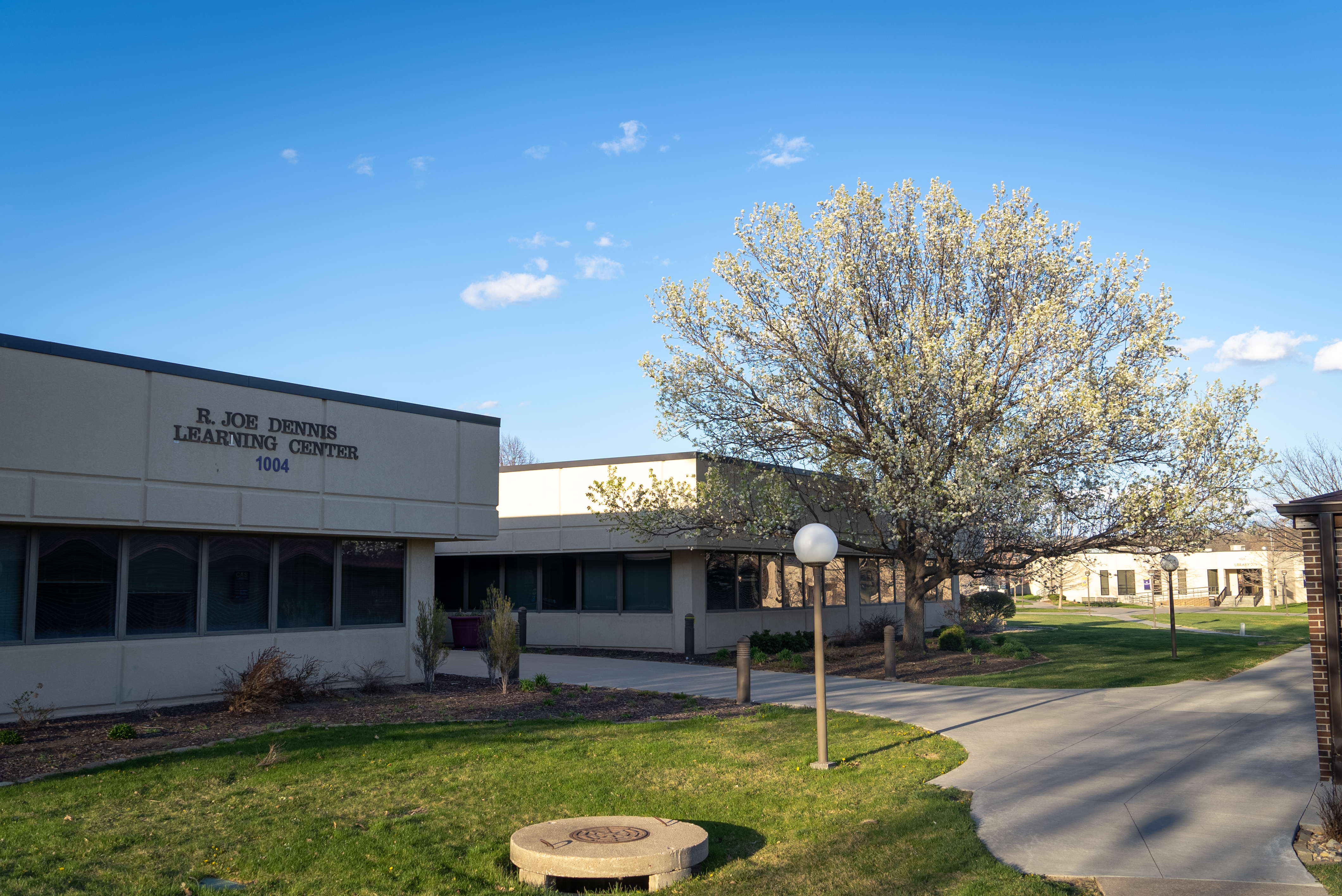 2024-04-11_spring_campus_beauty_photos-54