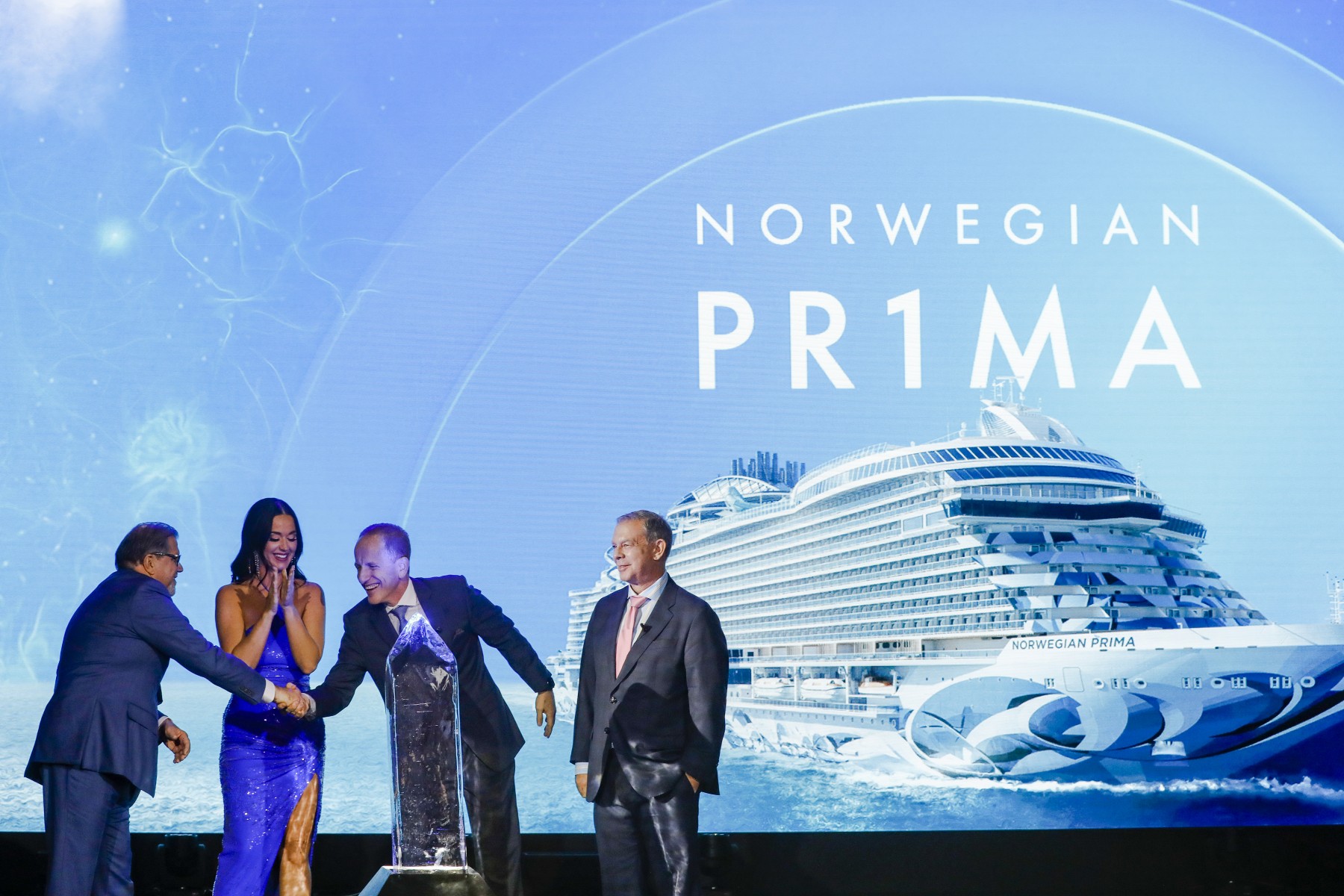 Global superstar and godmother of Norwegian Prima, Katy Perry, joins Norwegian Cruise Line executives in Reykjavik, Iceland to officially christen and name NCL’s 18th vessel in its leading-edge Prima Class. (Image at LateCruiseNews.com - August 2022)