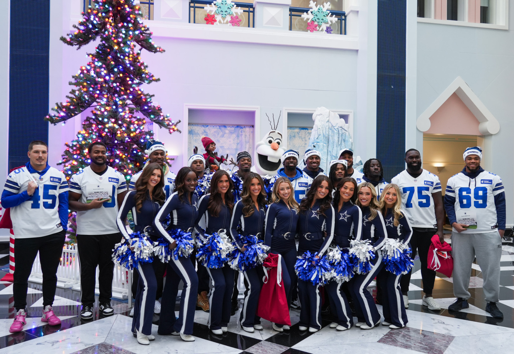 Dallas Cowboys_Christmas_2025-009