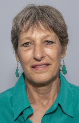 Dena Hanson Headshot
