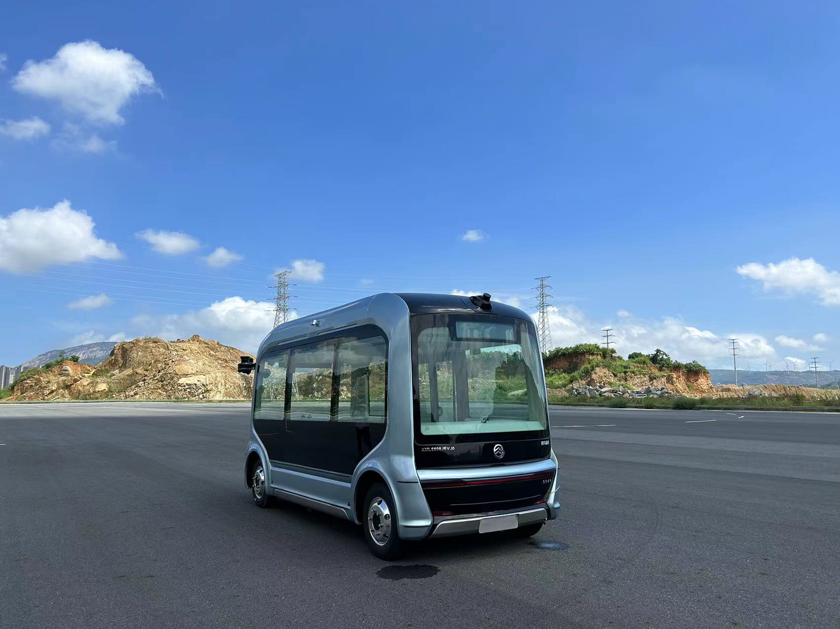 Park Inn Zurich Airport Shuttle Bus newsroom.flughafen-zuerich.ch