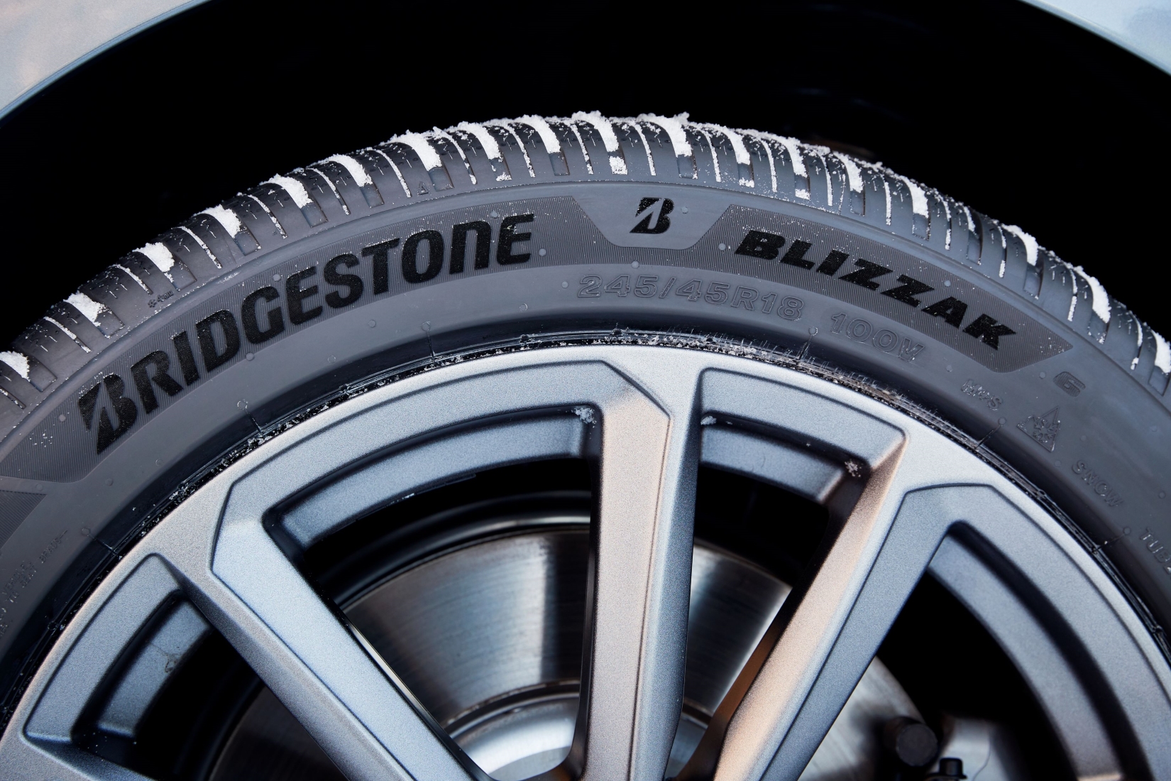 Mit dem Blizzak 6 bietet Bridgestone einen Premium-Winterreifen der neuen Generation
