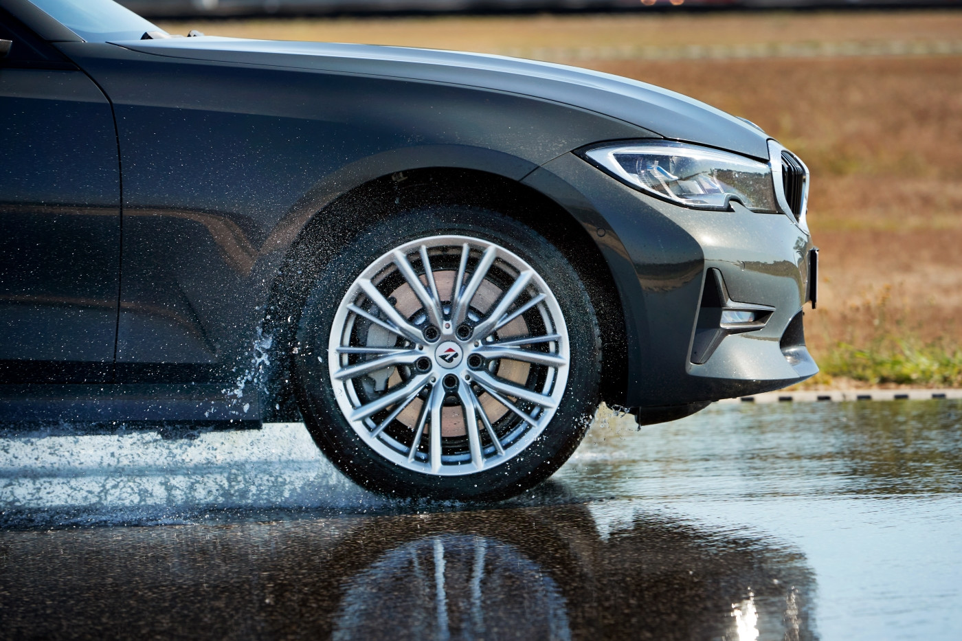Der Bridgestone Turanza 6 ist speziell auf hohe Temperaturen und wechselhafte Sommerbedingungen ausgelegt_1